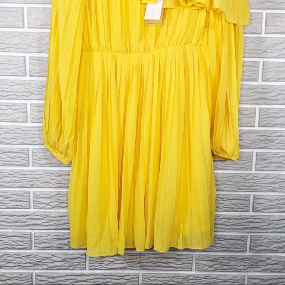 NWT REVOLVE ENDLESS ROSE ONE SHOULDER RUFFLE DRESS - Picture 7 of 10